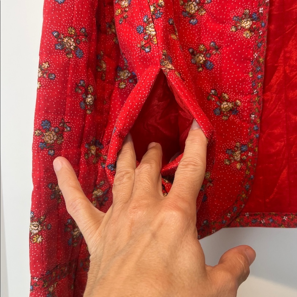 Vintage Cleveland Street Red Floral 1970s Embroidered Women's Jacket size 5. - Picture 4 of 11